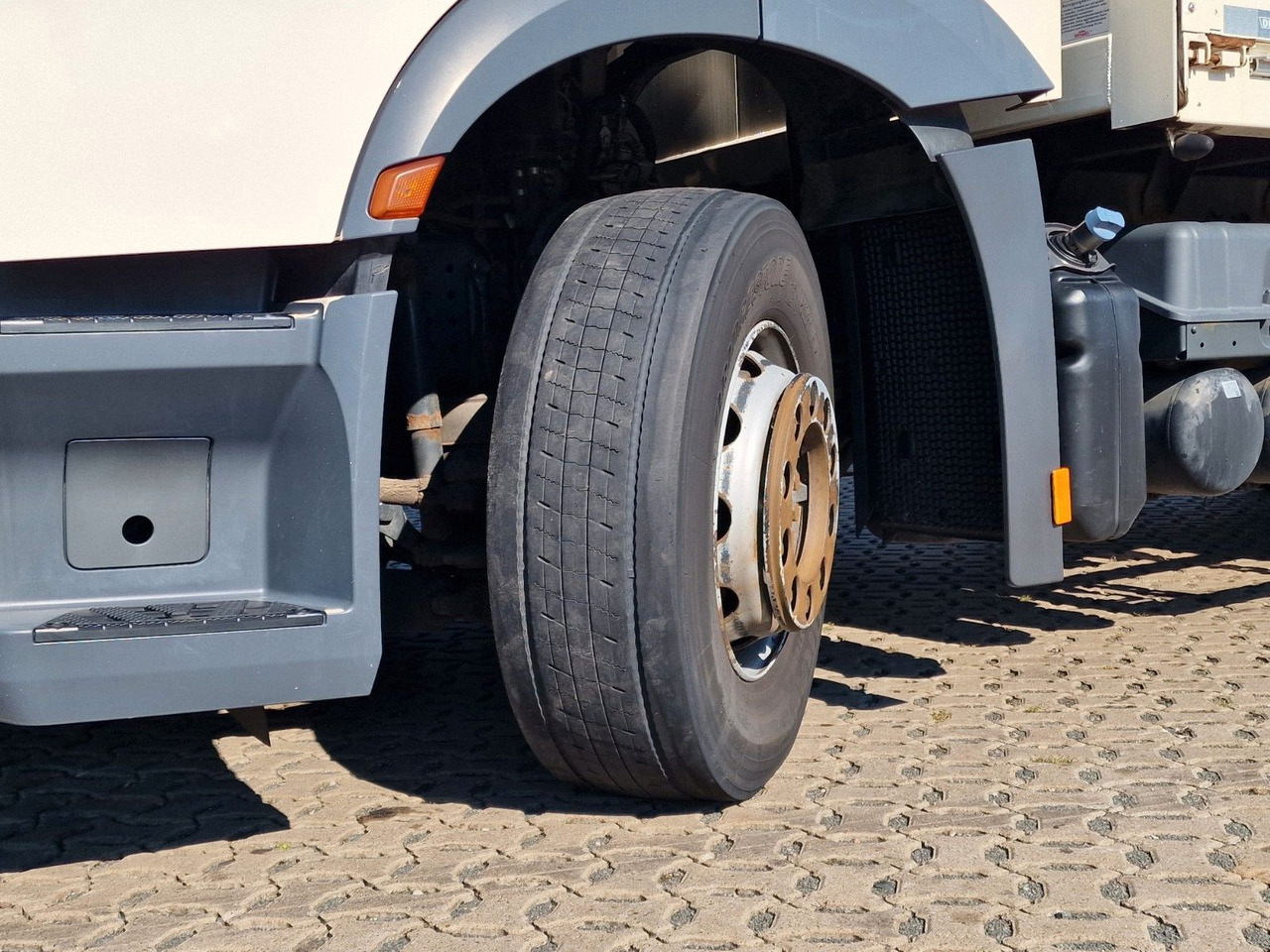 Camion pour le transport de boissons Mercedes-Benz Actros 2543 / Retarder / Lenkachse / Liftachse: photos 22