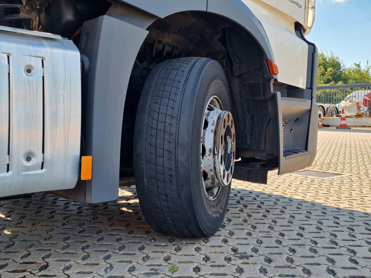 Camion pour le transport de boissons Mercedes-Benz Actros 2543 / Retarder / Lenkachse / Liftachse: photos 23