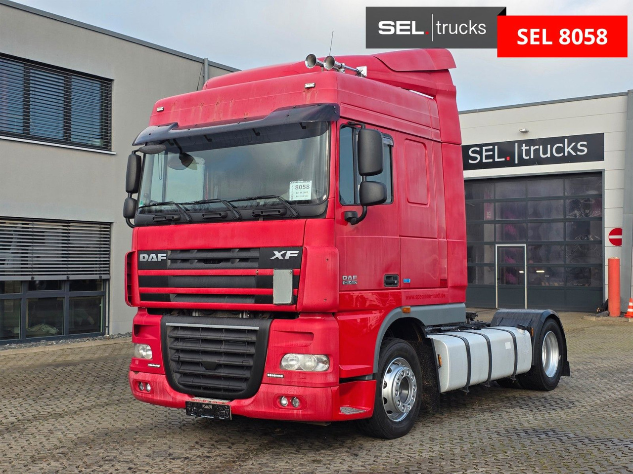 DAF XF 105.460 / ZF Intarder / Standklimaanlage - Tracteur routier: photos 1 DAF XF 105.460 / ZF Intarder / Standklimaanlage - Tracteur routier: photos 1