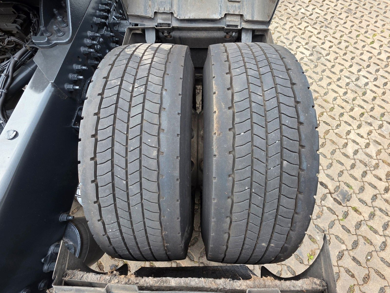 Tracteur routier Volvo FH 460 / Alu-Felgen / Standklimaanlage: photos 28