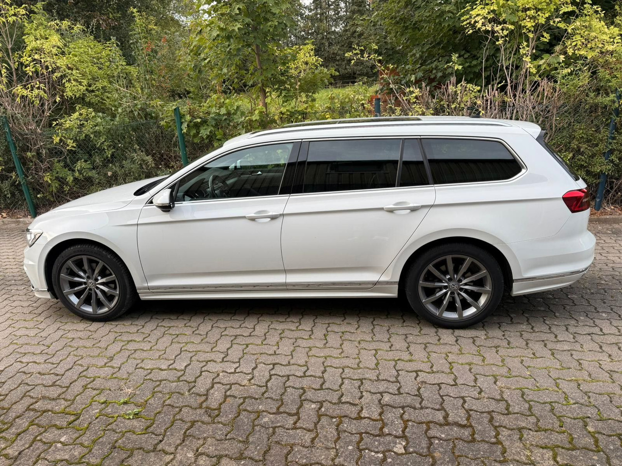 Volkswagen Passat Variant Highline BMT/Start-Stopp - Voiture break: photos 2 Volkswagen Passat Variant Highline BMT/Start-Stopp - Voiture break: photos 2