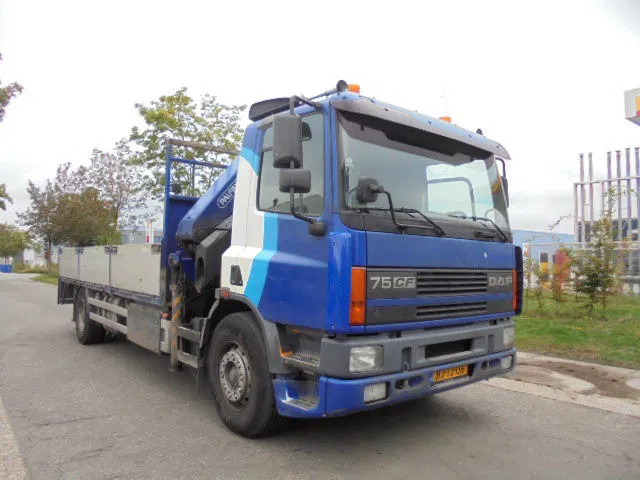 DAF 75.270 4X2 NL TRUCK - Camion grue: photos 4 DAF 75.270 4X2 NL TRUCK - Camion grue: photos 4
