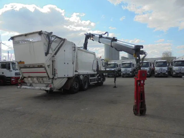 DAF FAN CF75-250 6X2 EEV K - Benne à ordures ménagères: photos 3 DAF FAN CF75-250 6X2 EEV K - Benne à ordures ménagères: photos 3