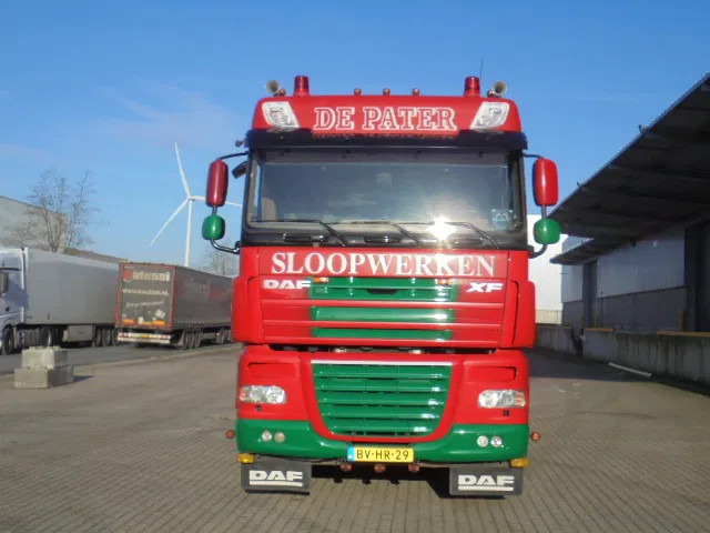 DAF XF 105 410 FAD 8X4 STEEL SUSPENSION - Camion ampliroll: photos 3 DAF XF 105 410 FAD 8X4 STEEL SUSPENSION - Camion ampliroll: photos 3