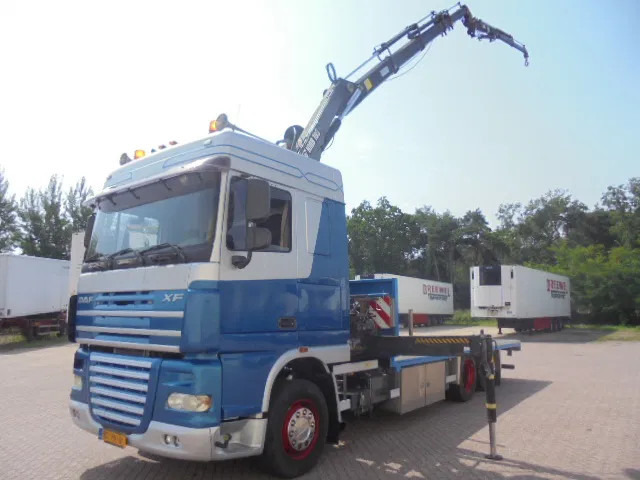 DAF XF 105 XF105 NL TRUCK - Camion grue: photos 1 DAF XF 105 XF105 NL TRUCK - Camion grue: photos 1