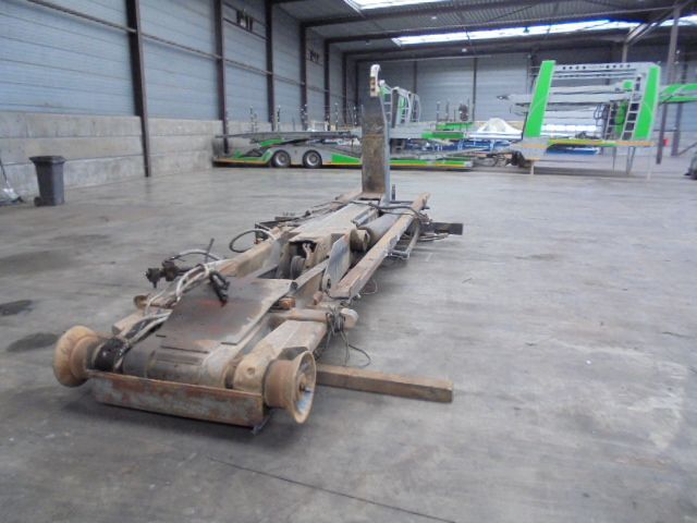 Diversen MILTRA MB 20 PCA - Camion ampliroll: photos 3 Diversen MILTRA MB 20 PCA - Camion ampliroll: photos 3