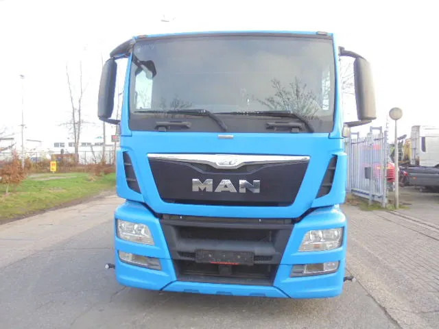 MAN TGS 23.440 6X2 RETARDER - Camion porte-voitures: photos 2 MAN TGS 23.440 6X2 RETARDER - Camion porte-voitures: photos 2