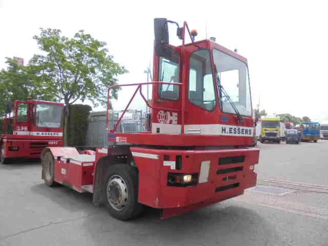 MOL YM225/4X2 40KM/H - Tracteur portuaire: photos 3 MOL YM225/4X2 40KM/H - Tracteur portuaire: photos 3