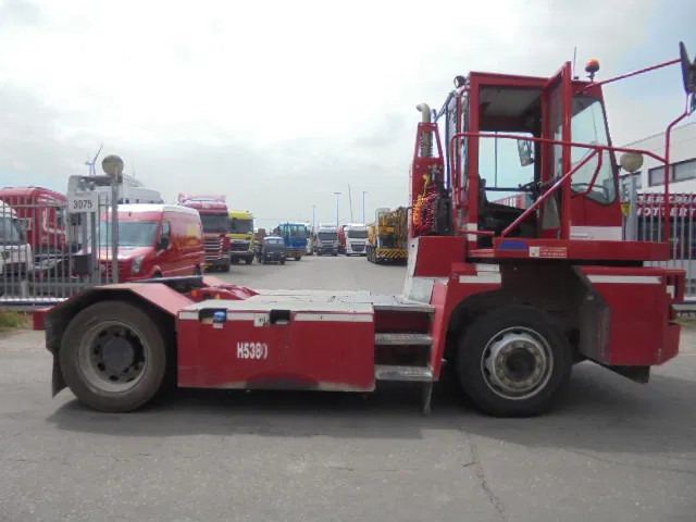 MOL YM225/4X2 40KM/H - Tracteur portuaire: photos 4 MOL YM225/4X2 40KM/H - Tracteur portuaire: photos 4