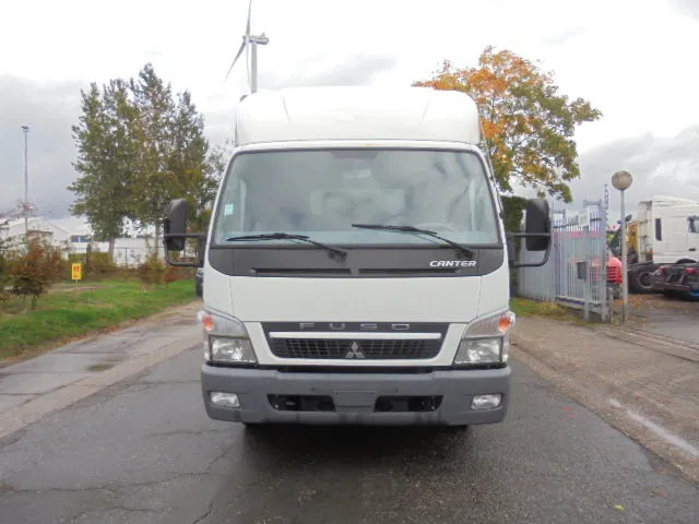 Mitsubishi Canter 3C13 LOW KM - Fourgon grand volume, Utilitaire double cabine: photos 2 Mitsubishi Canter 3C13 LOW KM - Fourgon grand volume, Utilitaire double cabine: photos 2