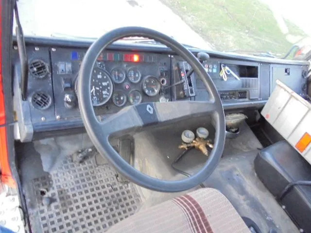 Camion de pompier Renault C A07 C1: photos 15