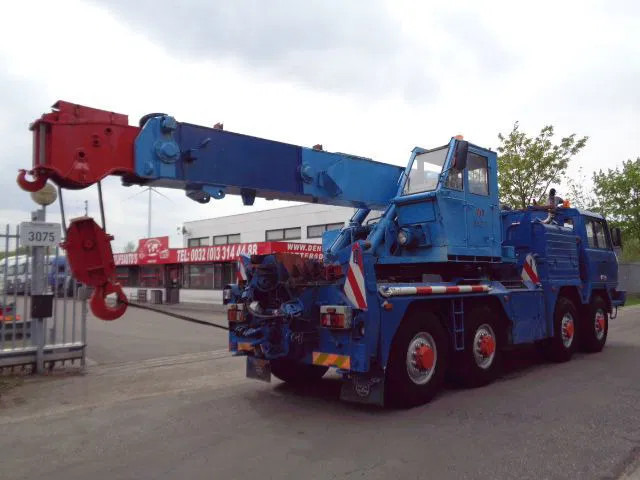 Tatra T 815 8X8 - Remorqueuse: photos 3 Tatra T 815 8X8 - Remorqueuse: photos 3