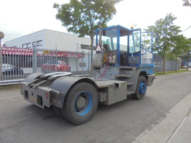 Terberg YT 182 + REGISTRATION - Tracteur portuaire: photos 5 Terberg YT 182 + REGISTRATION - Tracteur portuaire: photos 5