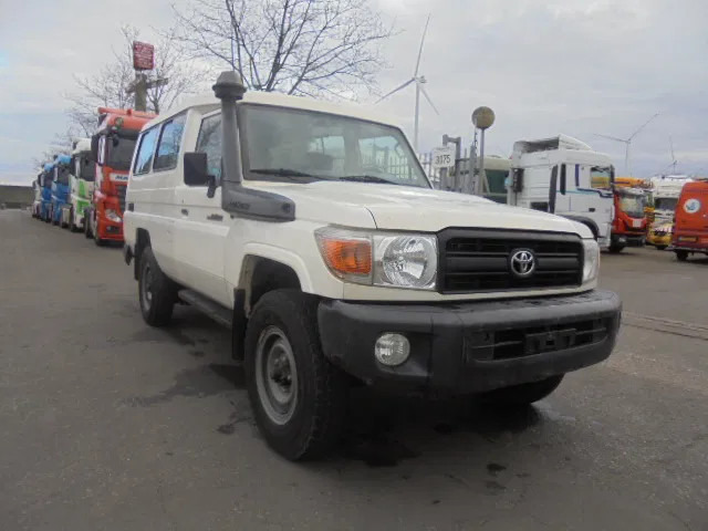 Toyota Land Cruiser HZJ78L 4WD EXPORT OUT EU ONLY - Voiture: photos 3 Toyota Land Cruiser HZJ78L 4WD EXPORT OUT EU ONLY - Voiture: photos 3