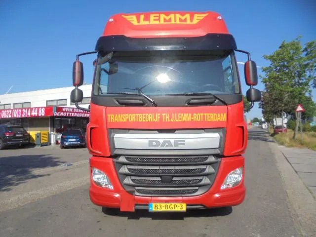 DAF CF 440 - Tracteur routier: photos 2 DAF CF 440 - Tracteur routier: photos 2