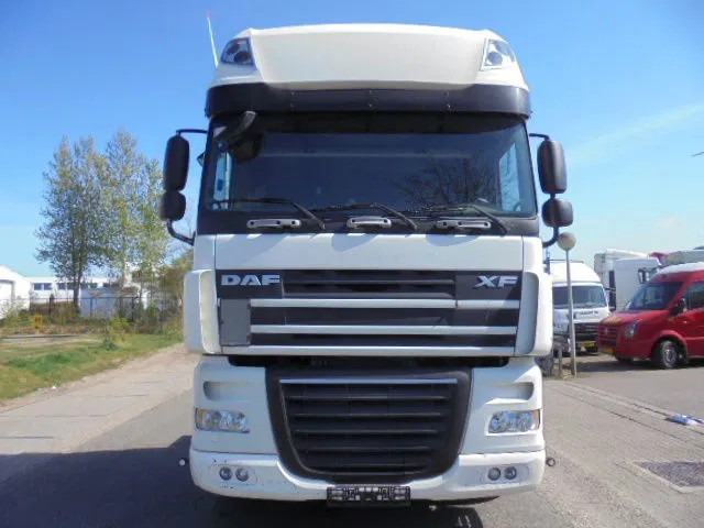 DAF XF 105.460 SUPERSPACE - Tracteur routier: photos 2 DAF XF 105.460 SUPERSPACE - Tracteur routier: photos 2