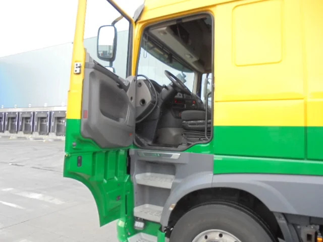 Tracteur routier DAF XF 106.480 + PTO: photos 11