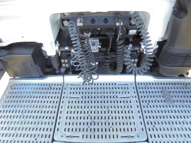 DAF XF 440 125XDAF 106 TRACTOR HEAD IN STOCK - Tracteur routier: photos 5 DAF XF 440 125XDAF 106 TRACTOR HEAD IN STOCK - Tracteur routier: photos 5