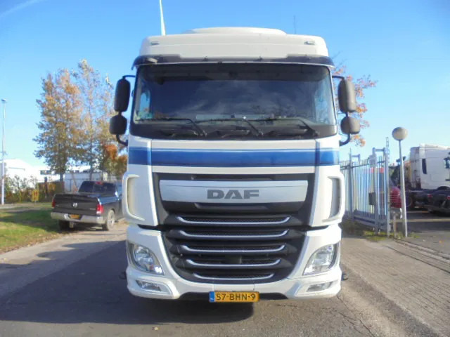 DAF XF 440 6X2 + HYDROSET TUV 10-2026 - Tracteur routier: photos 2 DAF XF 440 6X2 + HYDROSET TUV 10-2026 - Tracteur routier: photos 2