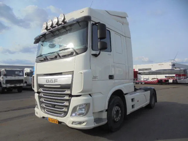 DAF XF 440 - Tracteur routier: photos 1 DAF XF 440 - Tracteur routier: photos 1