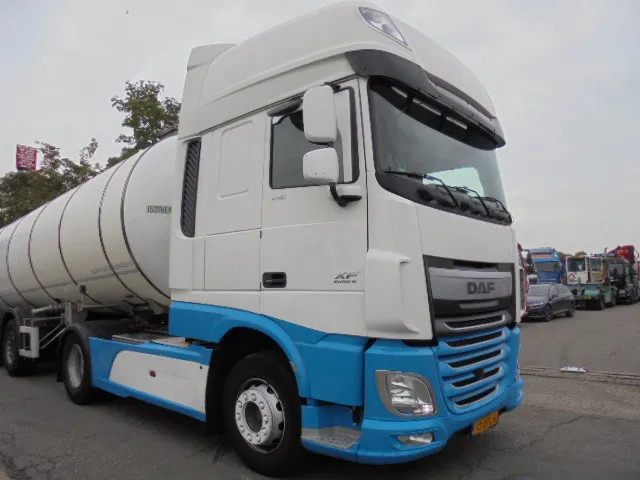 DAF XF 440 SUPER SPACE CAB - Tracteur routier: photos 2 DAF XF 440 SUPER SPACE CAB - Tracteur routier: photos 2