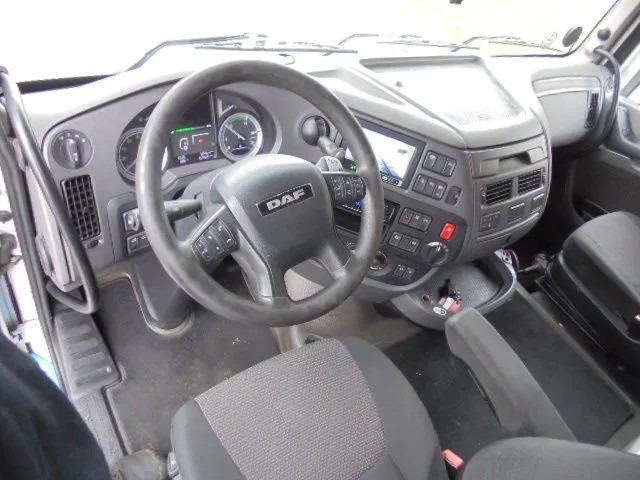 DAF XF 440 SUPER SPACE CAB NL TRUCK - Tracteur routier: photos 4 DAF XF 440 SUPER SPACE CAB NL TRUCK - Tracteur routier: photos 4