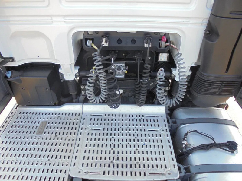 Tracteur routier DAF XF 460 FTG 6X2 LZV UITVOERING 64500KG: photos 8 Tracteur routier DAF XF 460 FTG 6X2 LZV UITVOERING 64500KG: photos 8