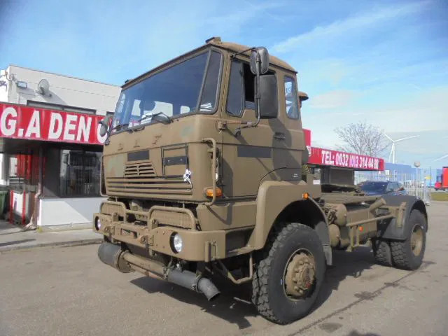 DAF YA YTV 2300 4X4 +WSK - Tracteur routier: photos 1 DAF YA YTV 2300 4X4 +WSK - Tracteur routier: photos 1