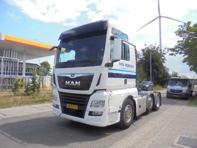 MAN TGX 26.500 XXL TUV APK 03-26 NL TRUCK 16X IN STOCK - Tracteur routier: photos 1 MAN TGX 26.500 XXL TUV APK 03-26 NL TRUCK 16X IN STOCK - Tracteur routier: photos 1