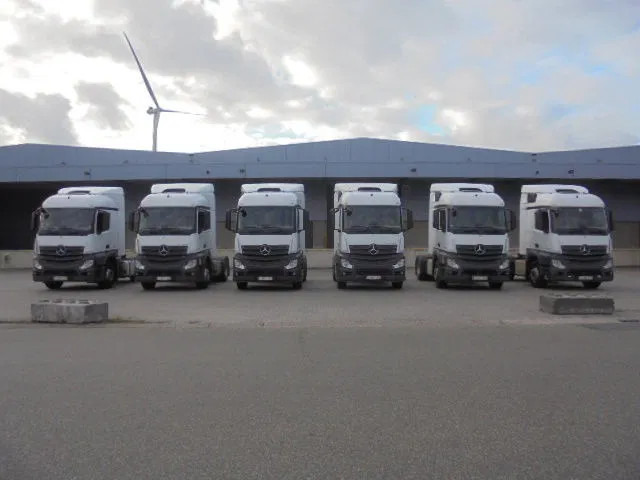 Mercedes-Benz Actros 1943 BELGIUM REGISTRATION TUV 06-2026 12X IN STOCK - Tracteur routier: photos 5 Mercedes-Benz Actros 1943 BELGIUM REGISTRATION TUV 06-2026 12X IN STOCK - Tracteur routier: photos 5