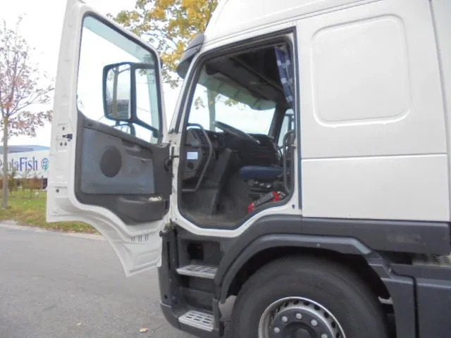 Volvo FM 400 GLOBETROTTER ADR NL TRUCK +TANK TRAILER - Tracteur routier: photos 5 Volvo FM 400 GLOBETROTTER ADR NL TRUCK +TANK TRAILER - Tracteur routier: photos 5