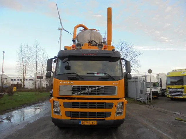 Volvo FM 400 8X4 NL TRUCK - Camion hydrocureur: photos 2 Volvo FM 400 8X4 NL TRUCK - Camion hydrocureur: photos 2
