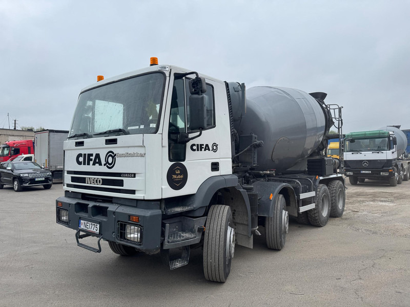Iveco Eurotraker 340E35, cursor 8 - Camion malaxeur: photos 1 Iveco Eurotraker 340E35, cursor 8 - Camion malaxeur: photos 1