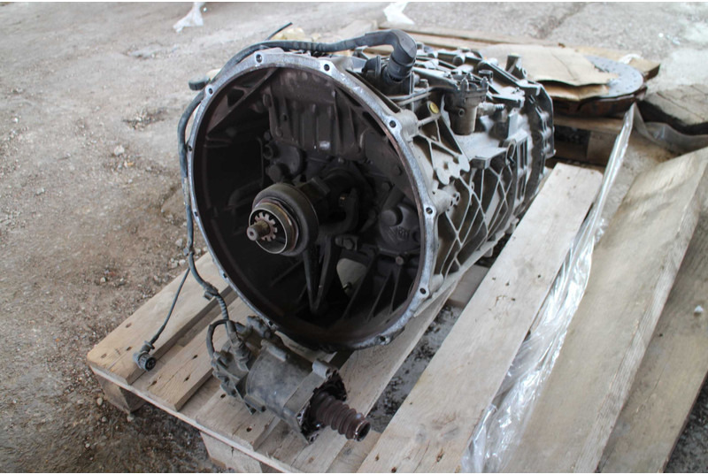 MAN ZF 12 AS 2130TD gearbox for MAN truck tractor - Boîte de vitesse pour Camion: photos 2 MAN ZF 12 AS 2130TD gearbox for MAN truck tractor - Boîte de vitesse pour Camion: photos 2