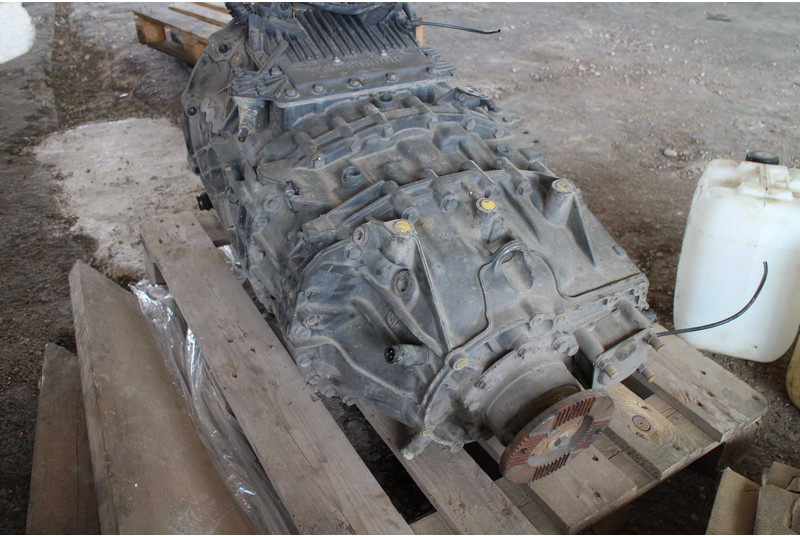 MAN ZF 12 AS 2130TD gearbox for MAN truck tractor - Boîte de vitesse pour Camion: photos 4 MAN ZF 12 AS 2130TD gearbox for MAN truck tractor - Boîte de vitesse pour Camion: photos 4