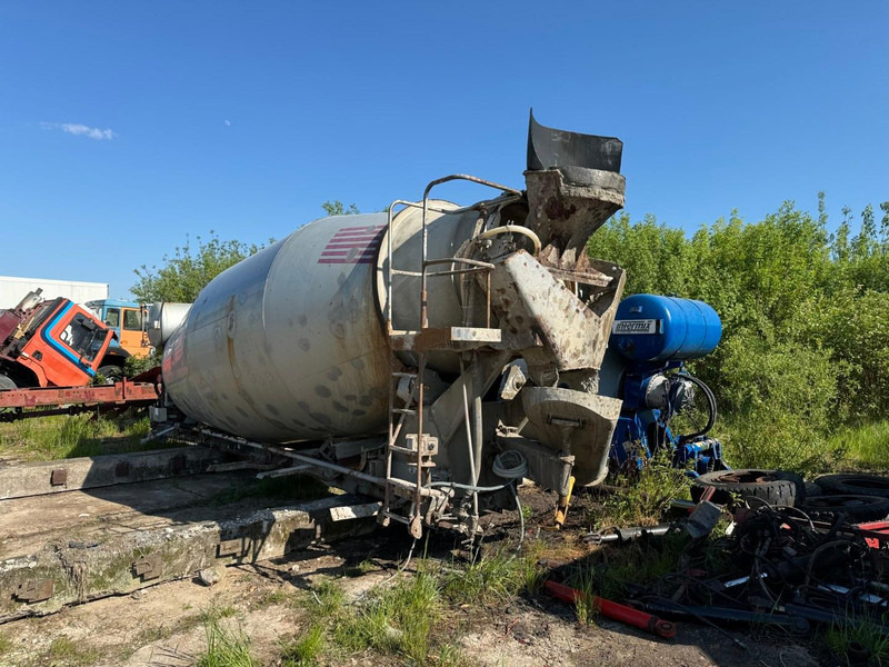 Mercedes-Benz Actros, MAN. 10 x pieces mixer. 9-10 m3 - Camion malaxeur: photos 1 Mercedes-Benz Actros, MAN. 10 x pieces mixer. 9-10 m3 - Camion malaxeur: photos 1