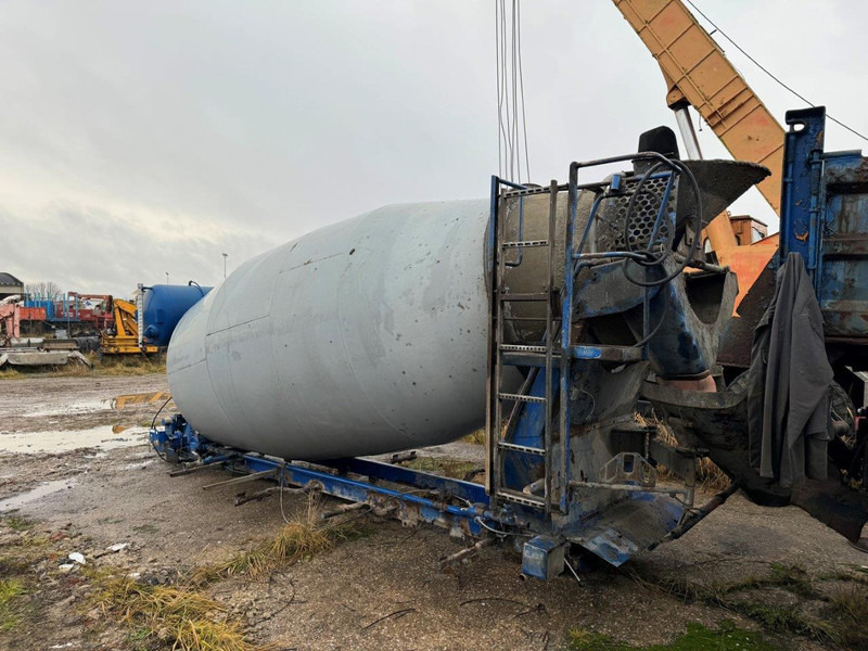 Mercedes-Benz Intermix 10 m3 - Camion malaxeur: photos 5 Mercedes-Benz Intermix 10 m3 - Camion malaxeur: photos 5