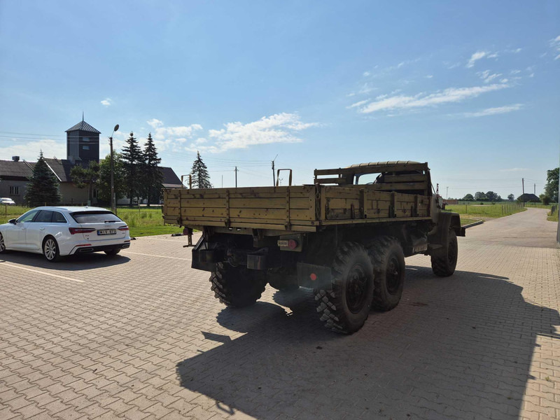 ZIL 131 ex reserve truck - Camion plateau: photos 5 ZIL 131 ex reserve truck - Camion plateau: photos 5