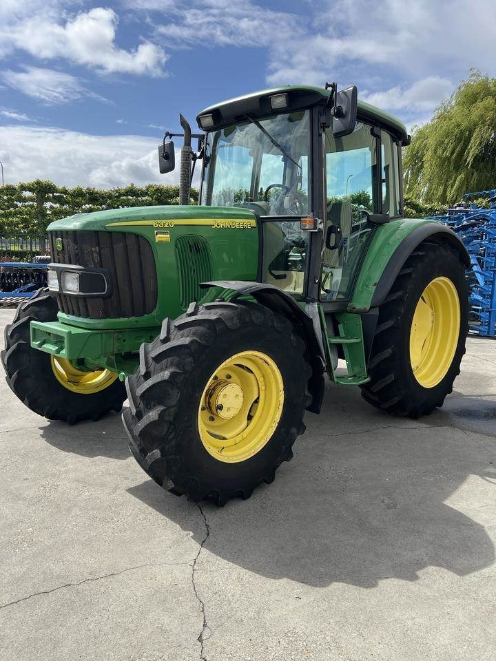 John Deere 6320 - Tracteur agricole: photos 1 John Deere 6320 - Tracteur agricole: photos 1