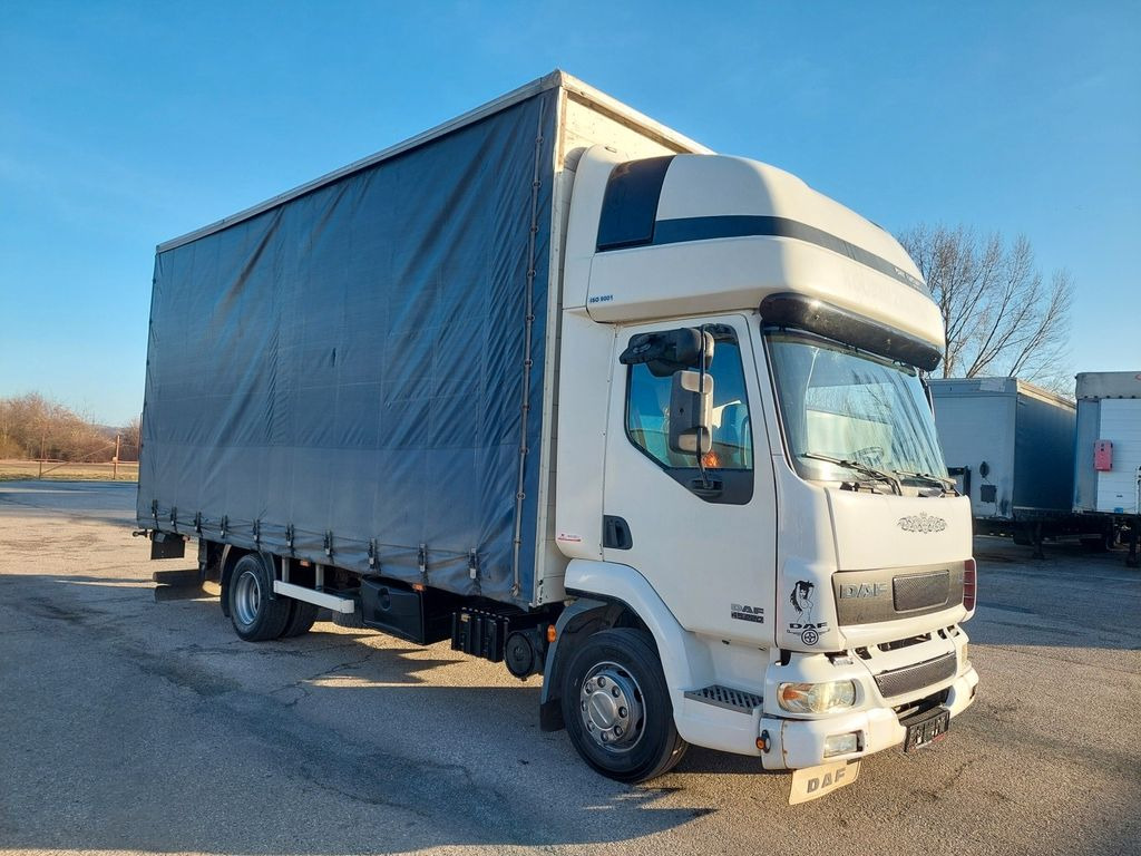 DAF FA LF 45.220 E12 4x2 DAF FA LF 45.220 E12 4x2 - Camion à rideaux coulissants: photos 2 DAF FA LF 45.220 E12 4x2 DAF FA LF 45.220 E12 4x2 - Camion à rideaux coulissants: photos 2