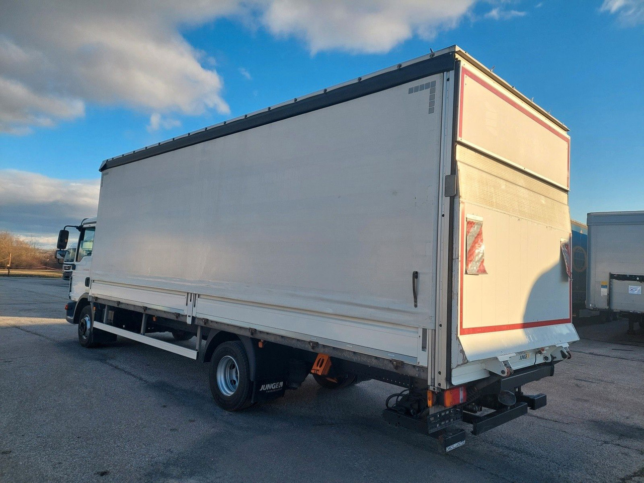 MAN TGL 12.250 BL 4x2 Edscha L 7,28 m - Camion à rideaux coulissants: photos 3 MAN TGL 12.250 BL 4x2 Edscha L 7,28 m - Camion à rideaux coulissants: photos 3