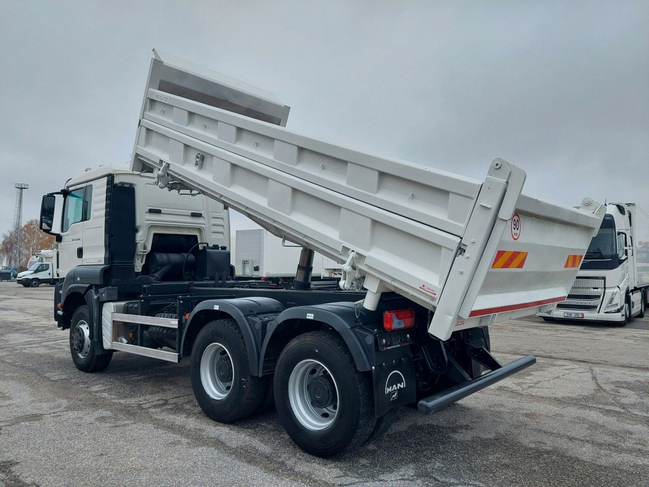 MAN TGS 33.480 6x6 BB Bordmatik - Camion benne: photos 3 MAN TGS 33.480 6x6 BB Bordmatik - Camion benne: photos 3