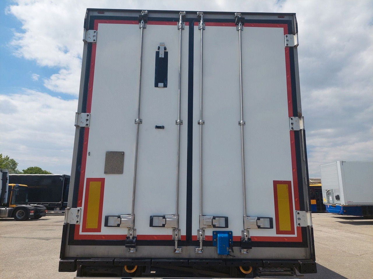 Schmitz Cargobull SKO24 ThermoKing SLXi 300 - 3 Stück - Semi-remorque frigorifique: photos 5 Schmitz Cargobull SKO24 ThermoKing SLXi 300 - 3 Stück - Semi-remorque frigorifique: photos 5