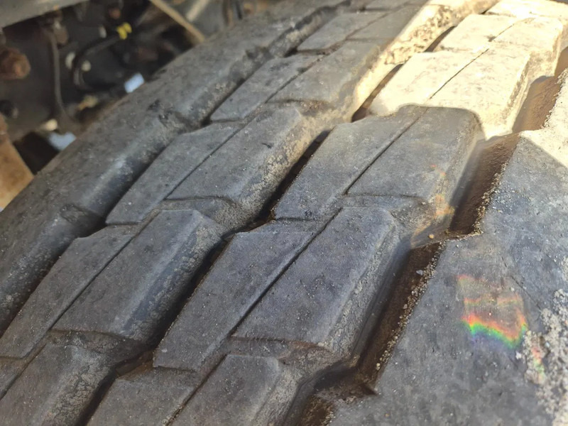 Camion pour transport de bitume Renault Kerax 450 8X4 - PATA - SECMAIR CHIPSEALER - 6000L: photos 20 Camion pour transport de bitume Renault Kerax 450 8X4 - PATA - SECMAIR CHIPSEALER - 6000L: photos 20