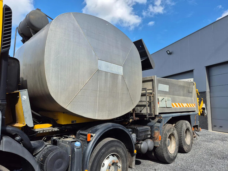 Camion pour transport de bitume Renault Kerax 450 8X4 - PATA - SECMAIR CHIPSEALER - 6000L: photos 16 Camion pour transport de bitume Renault Kerax 450 8X4 - PATA - SECMAIR CHIPSEALER - 6000L: photos 16