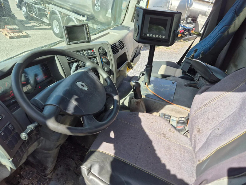 Camion pour transport de bitume Renault Kerax 450 8X4 - PATA - SECMAIR CHIPSEALER - 6000L: photos 9 Camion pour transport de bitume Renault Kerax 450 8X4 - PATA - SECMAIR CHIPSEALER - 6000L: photos 9