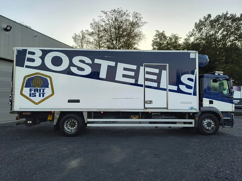 MAN TGM 18.250 2 COMP THERMOKING - 2000KG DHOLLANDIA - Camion frigorifique: photos 4 MAN TGM 18.250 2 COMP THERMOKING - 2000KG DHOLLANDIA - Camion frigorifique: photos 4