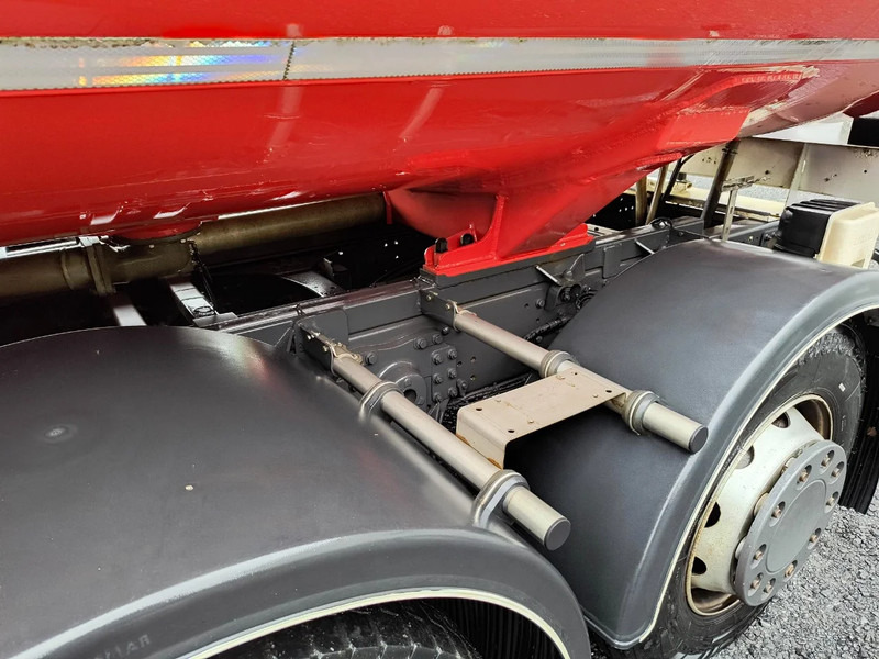 Camion citerne pour transport de carburant Renault Premium 320 FUEL / CARBURANT 18000L - 5 COMP: photos 12 Camion citerne pour transport de carburant Renault Premium 320 FUEL / CARBURANT 18000L - 5 COMP: photos 12