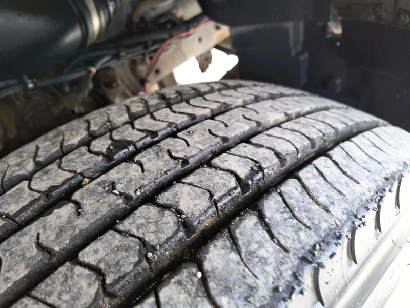 Camion citerne pour transport de lait Renault Premium 370 11000L INSULATED INOX TANK - INTARDER: photos 15 Camion citerne pour transport de lait Renault Premium 370 11000L INSULATED INOX TANK - INTARDER: photos 15