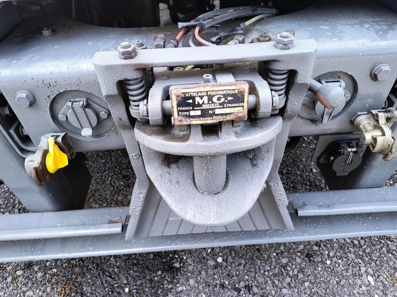 Camion citerne pour transport de lait Renault Premium 370 11000L INSULATED INOX TANK - INTARDER: photos 11 Camion citerne pour transport de lait Renault Premium 370 11000L INSULATED INOX TANK - INTARDER: photos 11